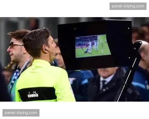 德甲裁判委员会会议决定,下赛季将测试扩大教练挑战VAR的范围 德甲裁判委员会会议决定,下赛季将测试扩大教练挑战VAR的范围